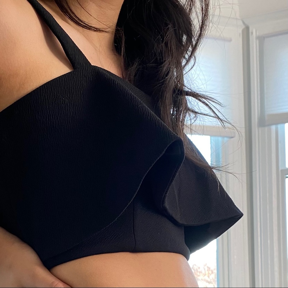 Structured Black Statement Ruffle Crop Top - Picture 2 of 7